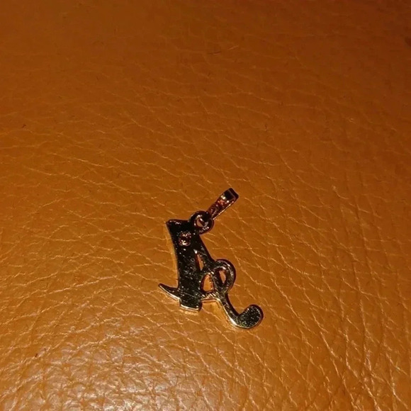 💙🌹Gold plated letter pendant "A" with faux diamonds - Picture 7 of 8